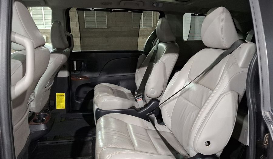Toyota Sienna 3.5 LIMITED AT Minivan 2015