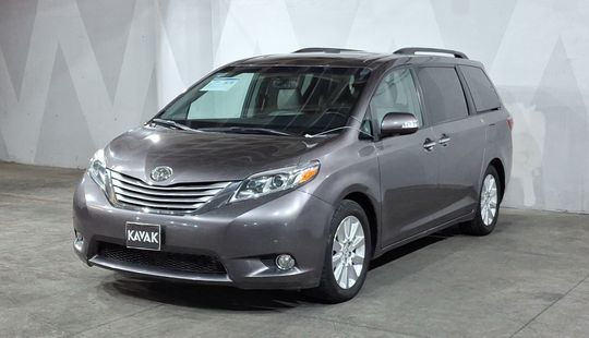 Toyota • Sienna