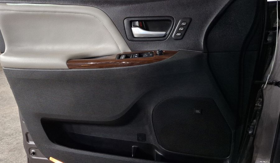 Toyota Sienna 3.5 LIMITED AT Minivan 2015