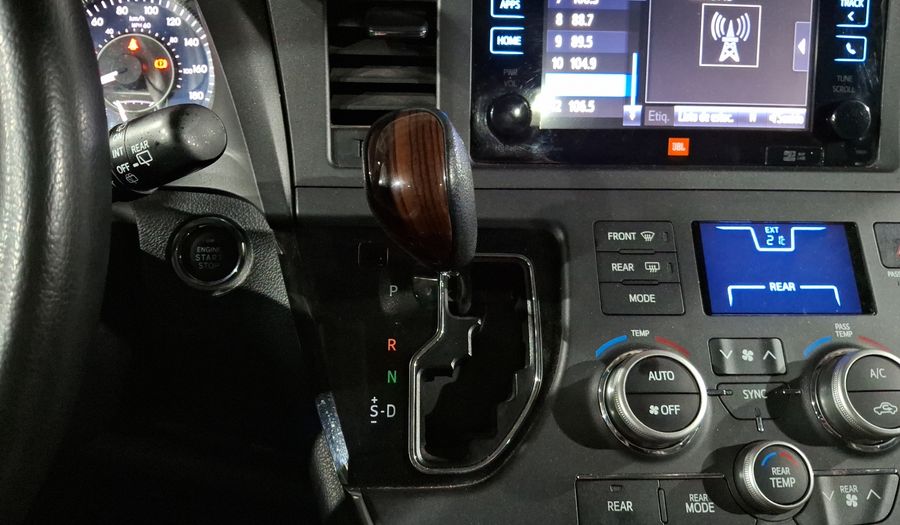 Toyota Sienna 3.5 LIMITED AT Minivan 2015