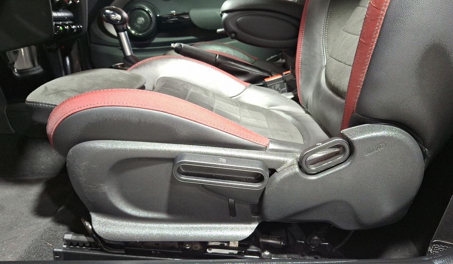 Mini John Cooper Works 2.0 JOHN COOPER WORKS HOT CHILI AT Hatchback 2018