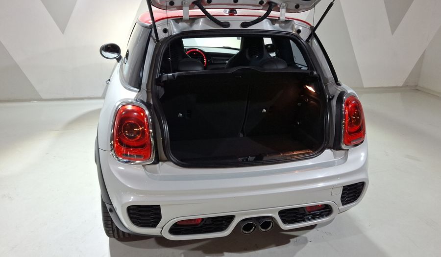 Mini John Cooper Works 2.0 JOHN COOPER WORKS HOT CHILI AT Hatchback 2018