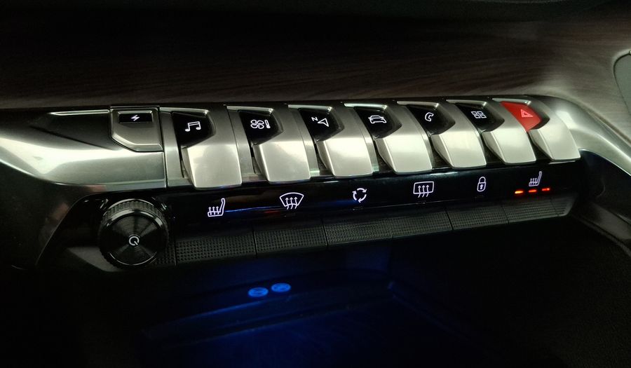 Peugeot 3008 1.6 HYBRID4 300 E-AUTO8 GT Suv 2024