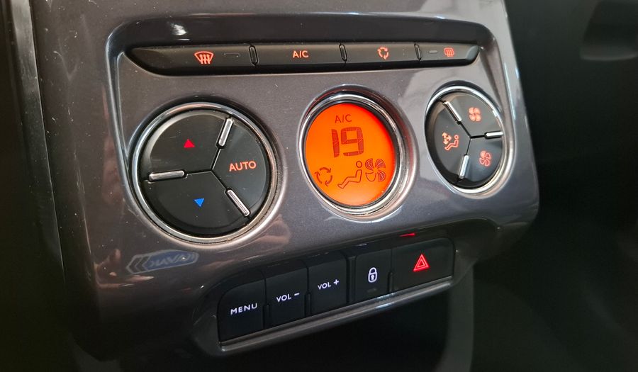 Citroen C3 1.6 SHINE AM17 Hatchback 2017