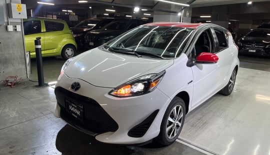 Toyota • Prius C