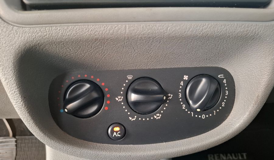 Renault Clio PACK Hatchback 2009