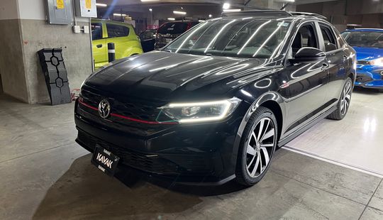 Volkswagen • Jetta