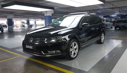 Volkswagen • Passat