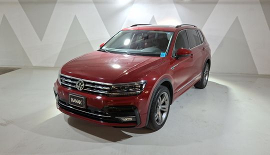 Volkswagen • Tiguan