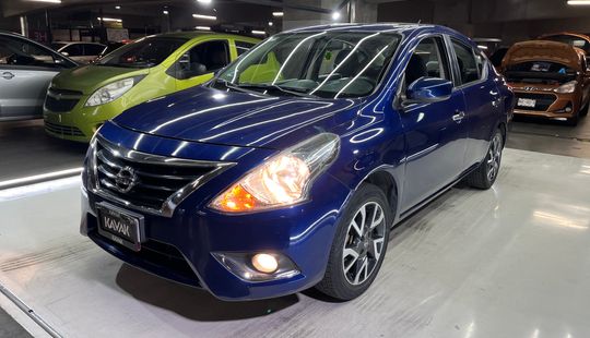 Nissan • Versa