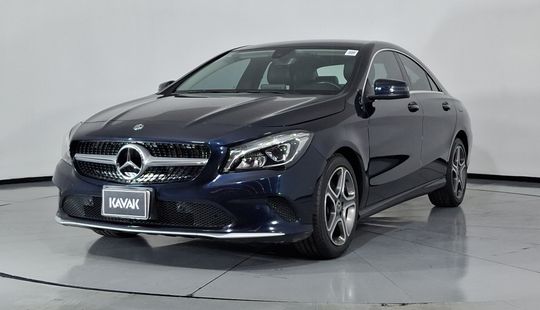 Mercedes Benz • Clase CLA