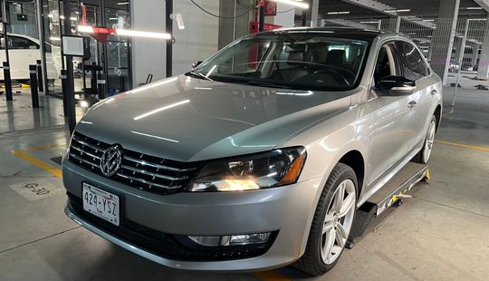 Volkswagen • Passat