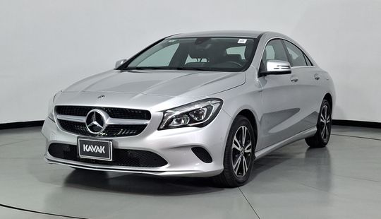 Mercedes Benz • Clase CLA
