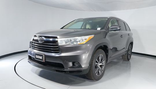 Toyota • Highlander