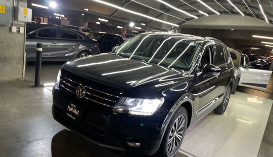 Volkswagen • Tiguan