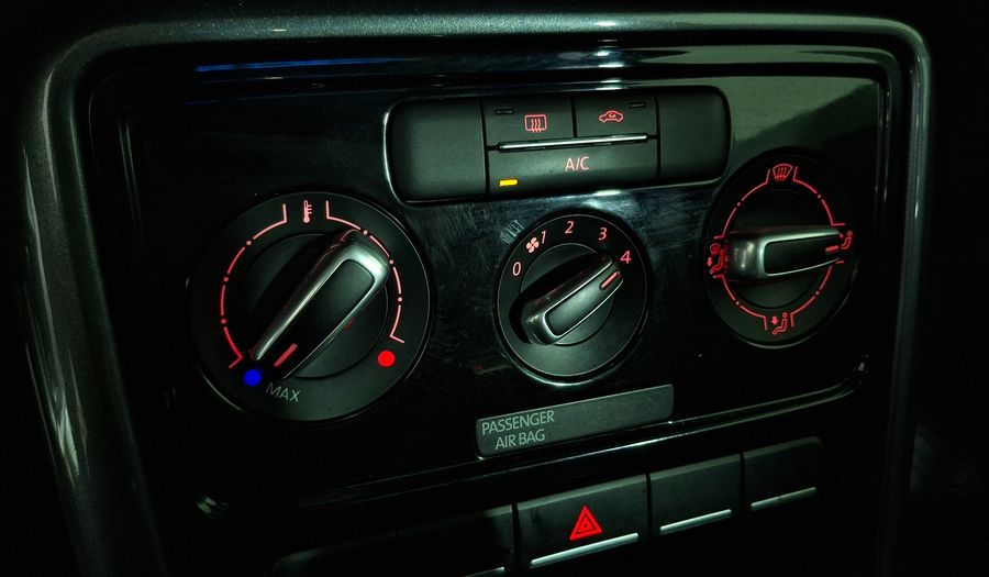 Volkswagen Beetle 1.4 TSI DSG DESIGN Hatchback 2017