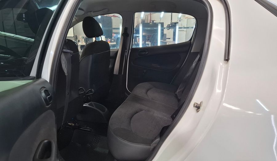 Peugeot 207 COMPACT 1.4 XS Hatchback 2010