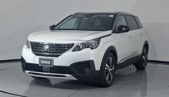 Peugeot • 5008