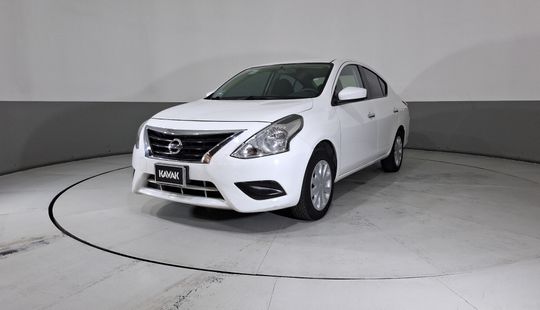 Nissan • Versa