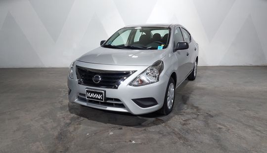 Nissan • Versa