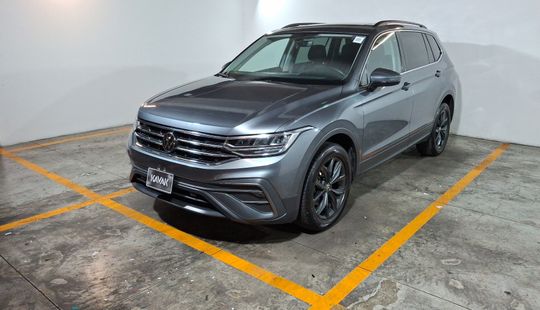 Volkswagen • Tiguan