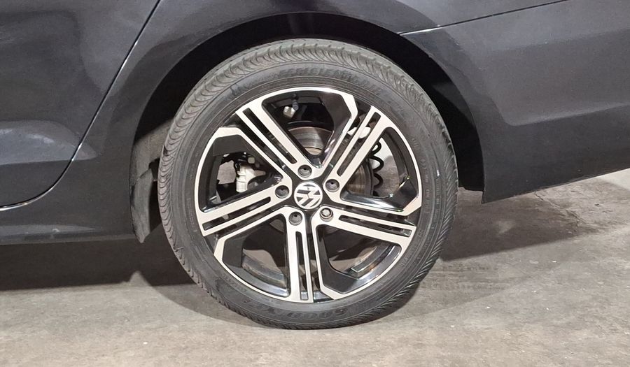 Volkswagen Jetta 2.5 SPORT PAQ WELTRADIO TECHO TIPTRONIC Sedan 2013