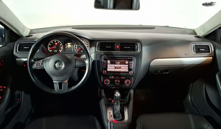 Volkswagen Jetta 2.5 SPORT PAQ WELTRADIO TECHO TIPTRONIC Sedan 2013