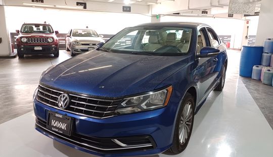 Volkswagen • Passat