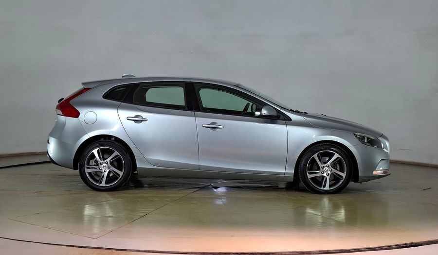 Volvo V40 2.0 D2 COMFORT Hatchback 2018