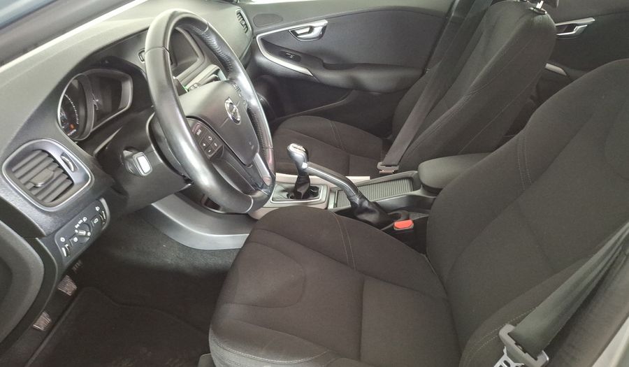 Volvo V40 2.0 D2 COMFORT Hatchback 2018