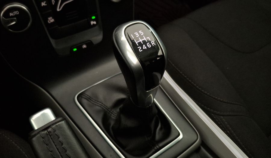 Volvo V40 2.0 D2 COMFORT Hatchback 2018