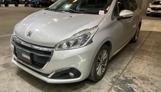 Peugeot • 208