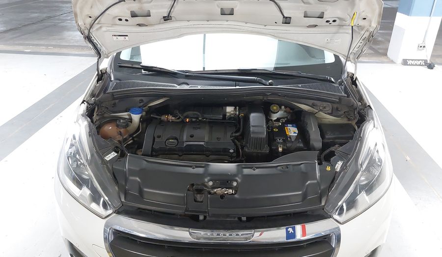 Peugeot 208 1.6 URBANTECH AUTO Hatchback 2018