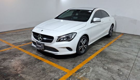 Mercedes Benz • Clase CLA
