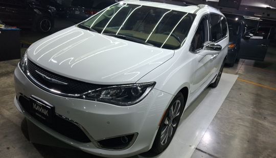 Chrysler • Pacifica