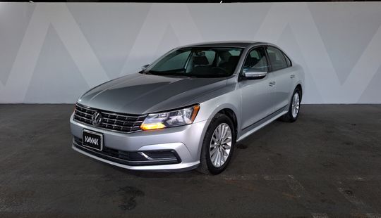 Volkswagen • Passat