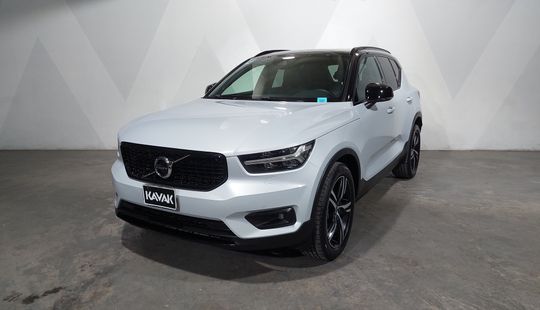Volvo • XC40