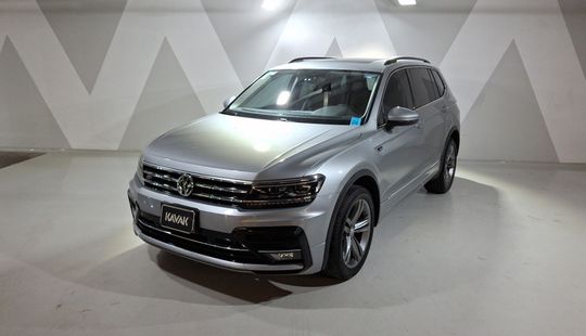 Volkswagen • Tiguan