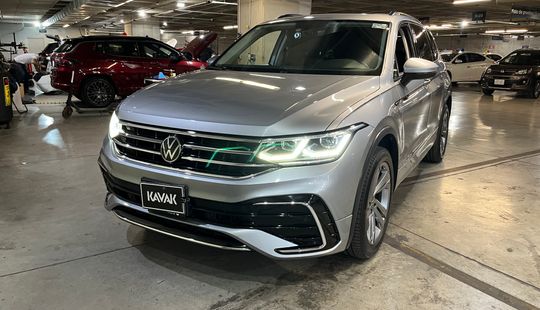 Volkswagen • Tiguan