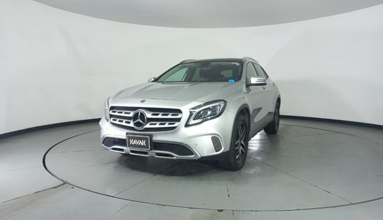 Mercedes Benz • Clase GLA