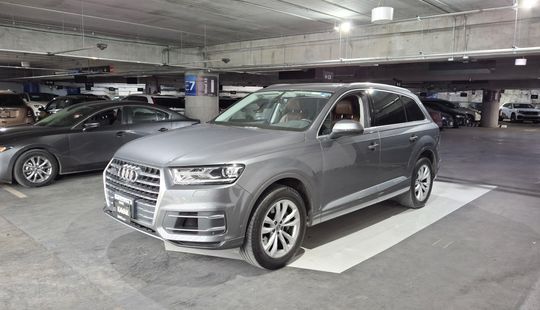 Audi • Q7