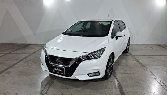 Nissan • Versa