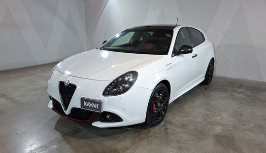 Alfa Romeo • Giulietta
