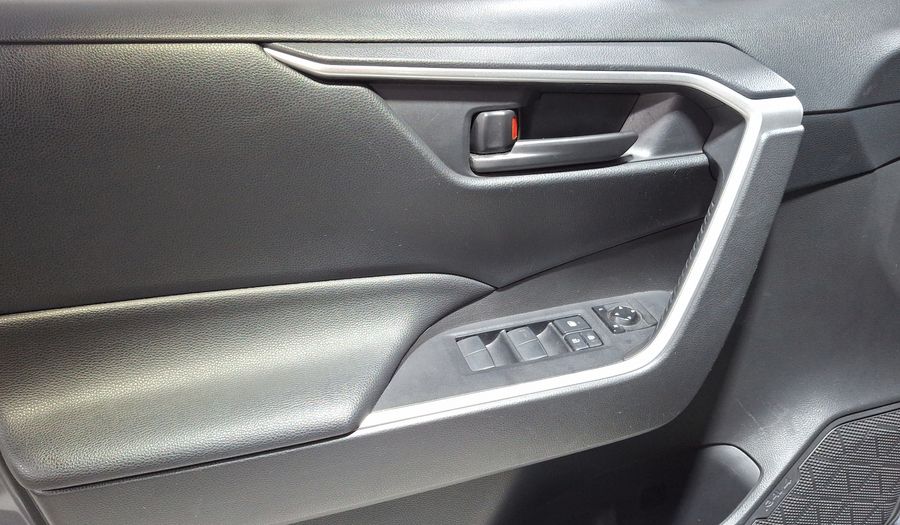 Toyota Rav4 2.5 LE AUTO Suv 2020