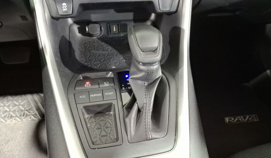 Toyota Rav4 2.5 LE AUTO Suv 2020