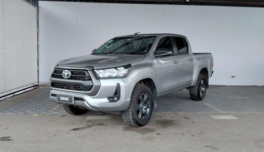 Toyota • Hilux
