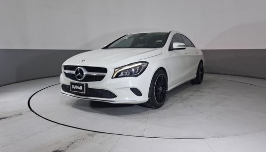 Mercedes Benz • Clase CLA
