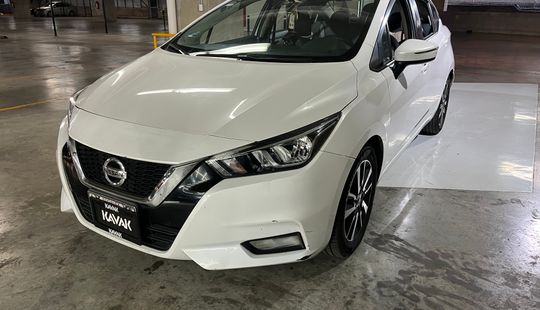 Nissan • Versa