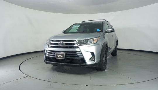 Toyota • Highlander