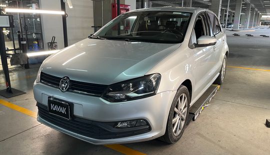 Volkswagen • Polo